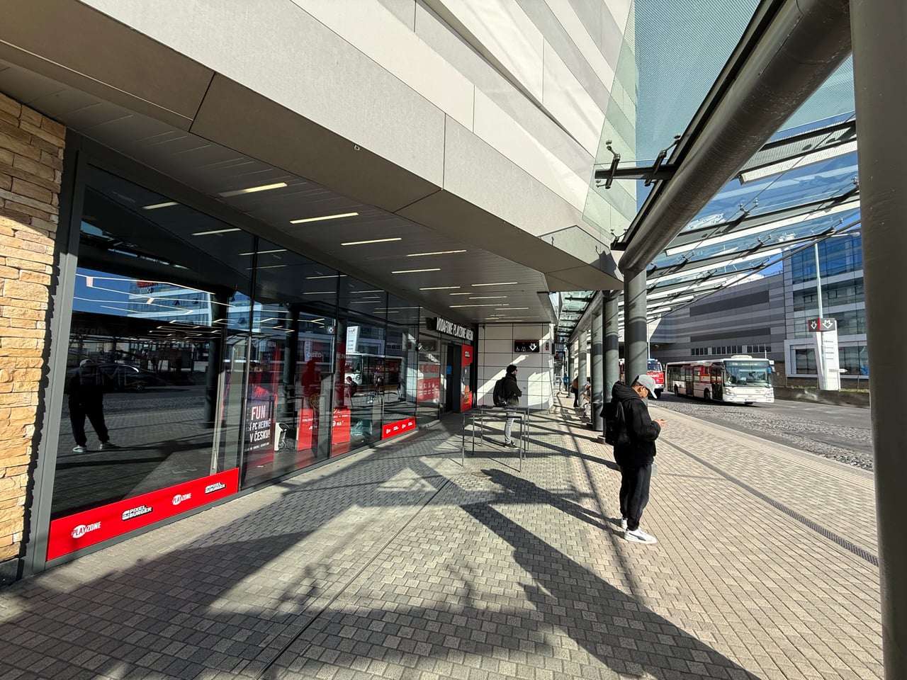 Vodafone PLAYzone Aréna — pohled zvenku